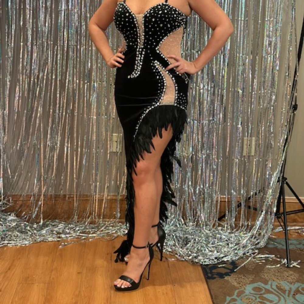 Women's Pinkapple Dress Velvet with Feathers. Size Large Black with Silver